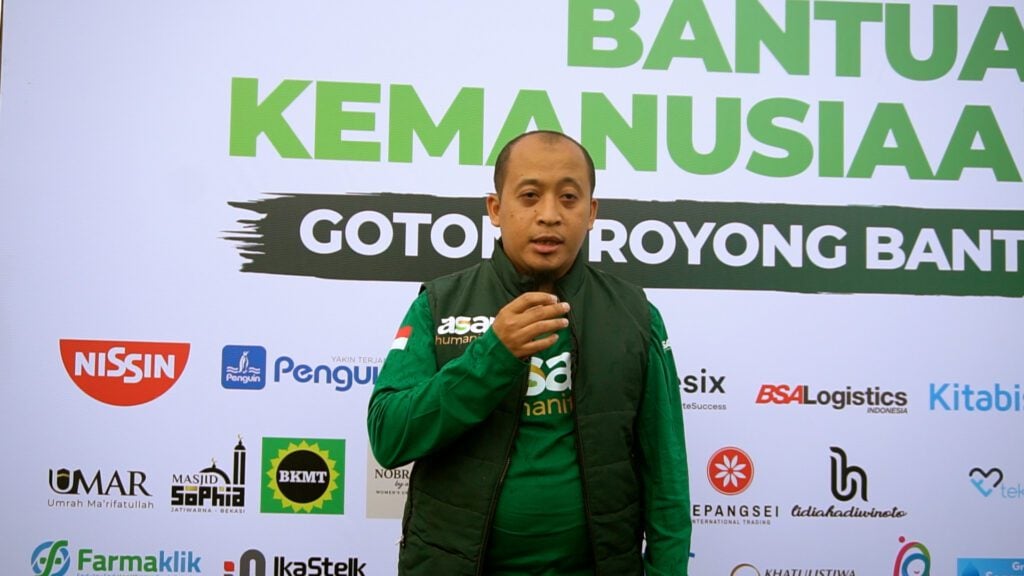 Penguin berkolaborasi bersama Asar Humanity untuk donasikan 162 tangki air bagi korban bencana banjir dan longsor di aceh dan sumatra.